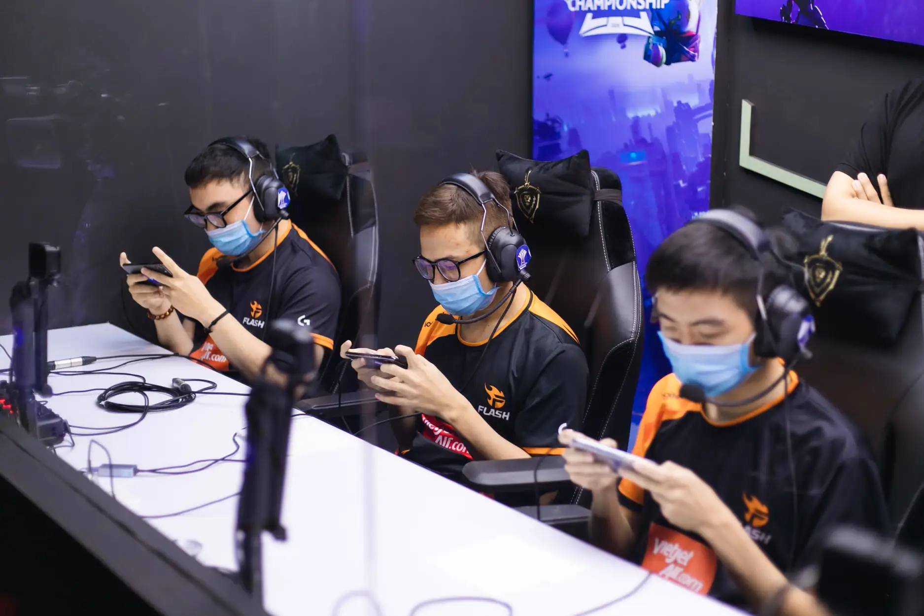 Tham gia nhiều trận đấu là nền tảng giúp bạn có nhiều kinh nghiệm và kỹ năng thi đấu